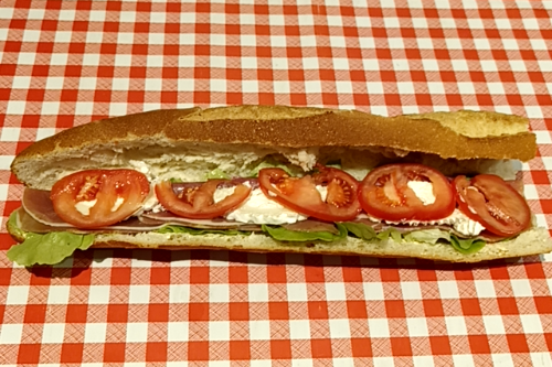 Sandwich baguette jambon sec chèvre 
