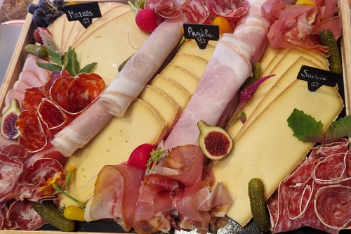 Plateau fromage à raclette et charcuterie pour 6 personnes